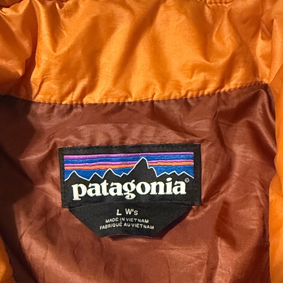 Patagonia Women’s Golden Puffer Jacket - Picture 2 of 4